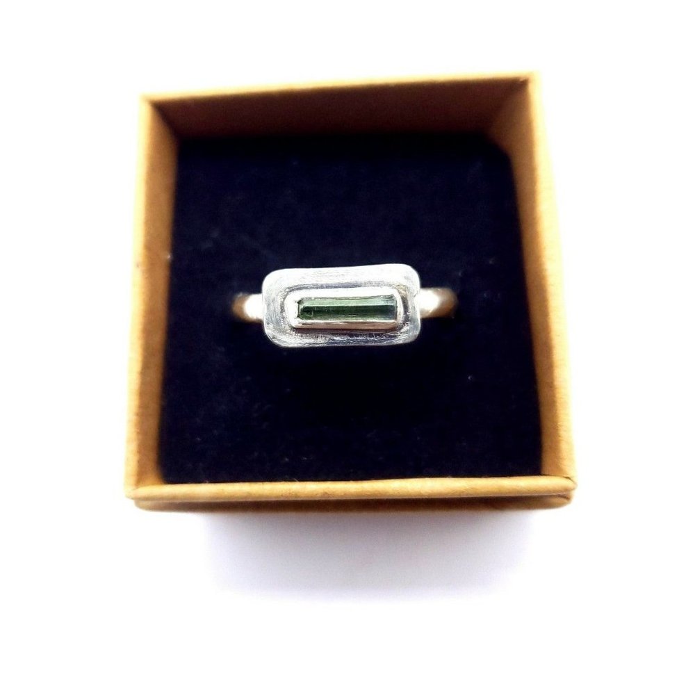 Green raw Tourmaline Crystal Ring handmade sterling silver artisan handmade ring - Picture 4 of 12